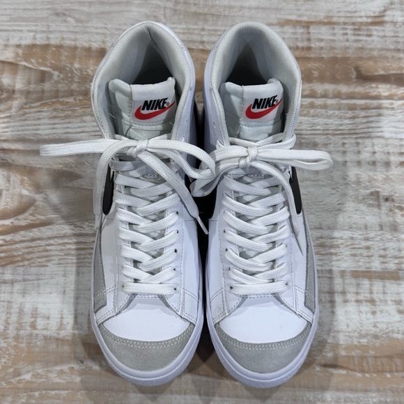 NIKE Blazer Mid '77 (GS) White/Black in Size 6.5Y - Picture 3 of 9